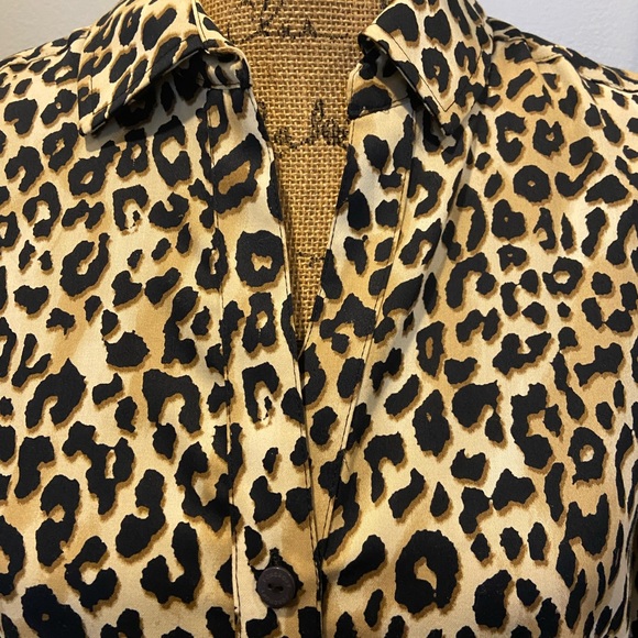 Animal print no iron Foxcroft shirt in size 6 - Picture 4 of 8